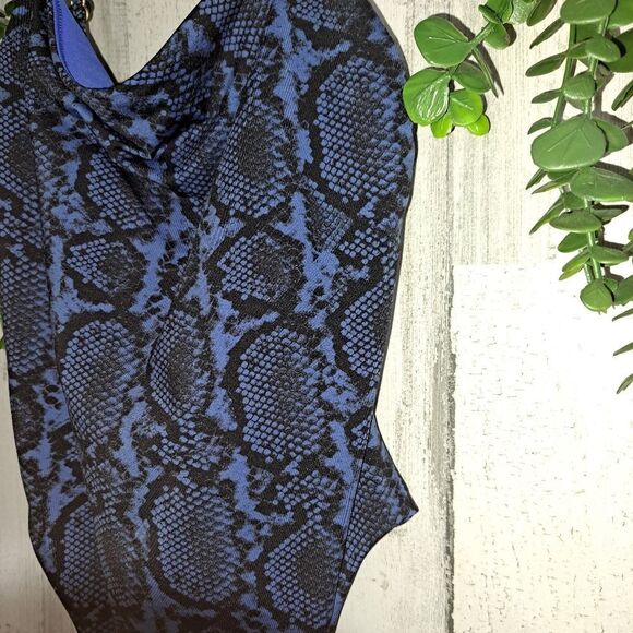 Vitamin A Jenna One Piece Swim Suit - Picture 5 of 13